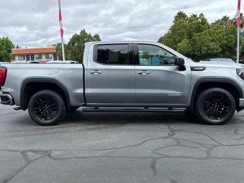 Used 2025 GMC Sierra 1500 Elevation w/ Preferred Package AWD/4WD image 3