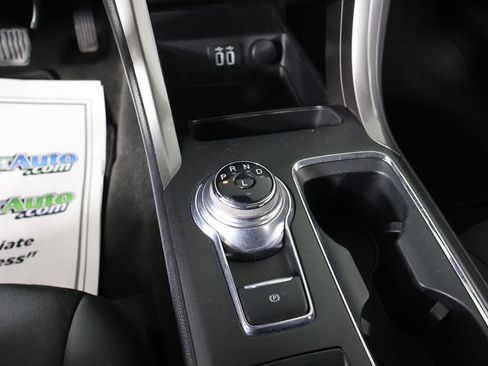 Used 2020 Ford Fusion SE image 40