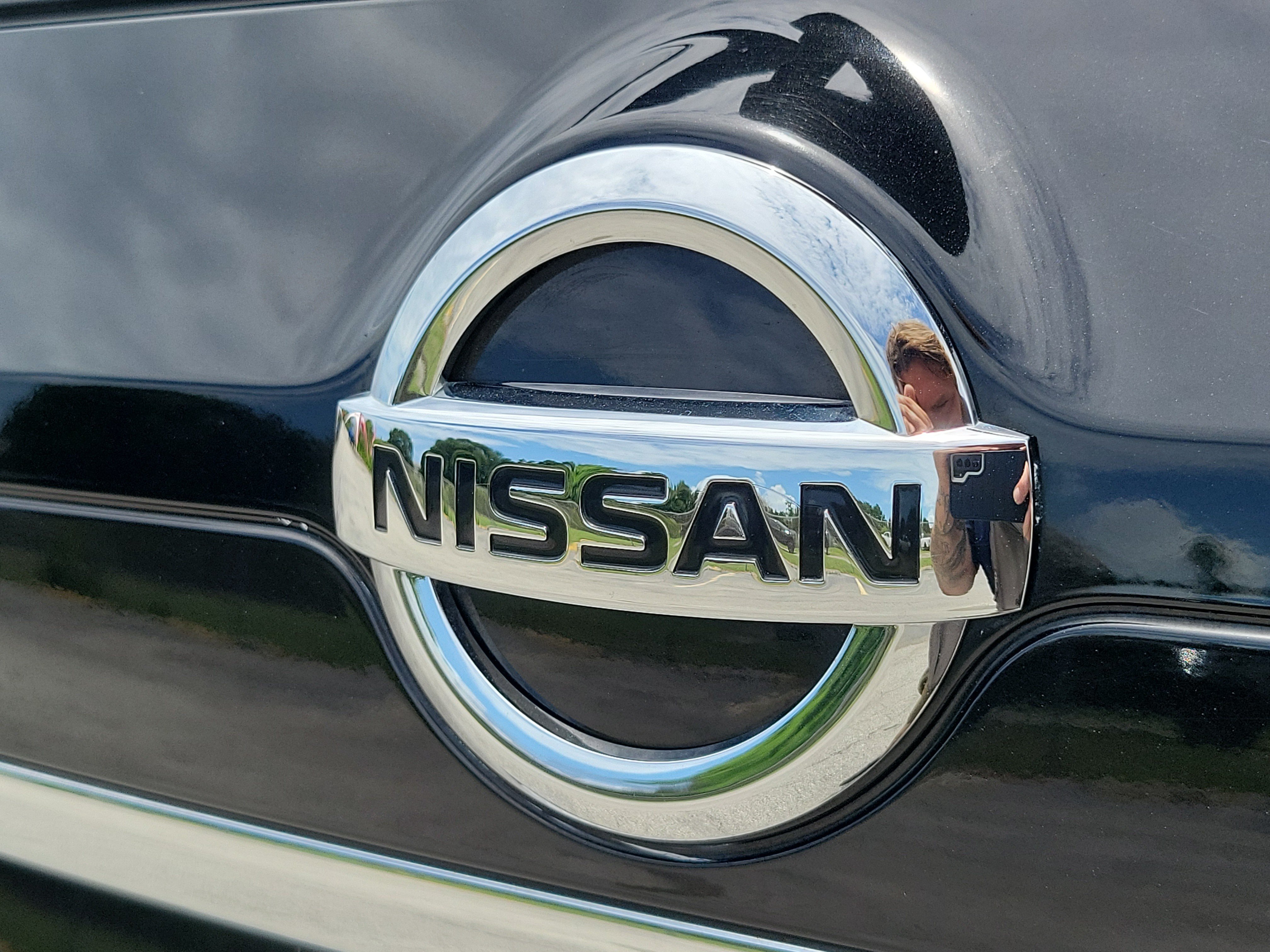 Used 2019 Nissan Rogue SV w/ Premium Package FWD image 6