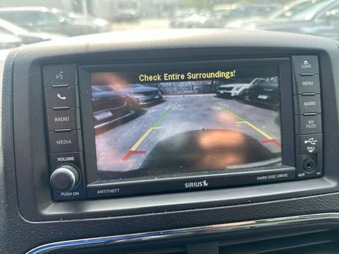 Used 2017 Dodge Grand Caravan SE FWD image 16