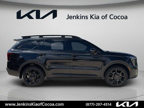 Certified 2025 Kia Sorento SX Prestige w/ Olive Brown Leather Package AWD/4WD image 3