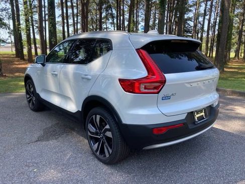 New 2025 Volvo XC40 B5 Ultra image 5