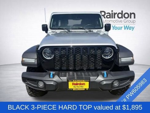 Used 2023 Jeep Wrangler Unlimited w/ Cold Weather Group AWD/4WD image 2