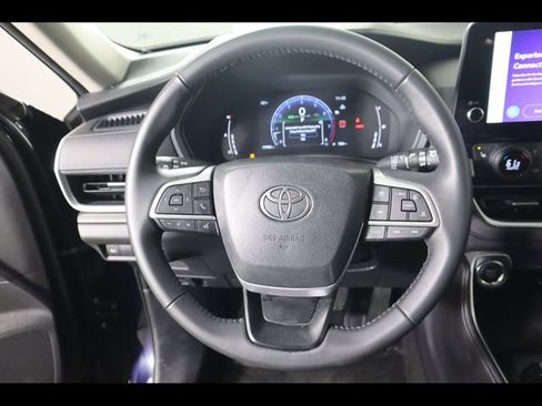 Used 2025 Toyota Grand Highlander FWD image 21