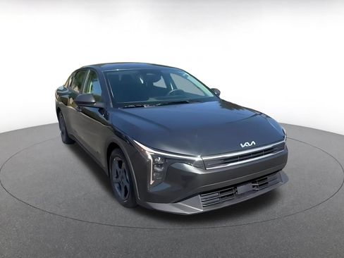 Used 2025 Kia K4 FWD image 3