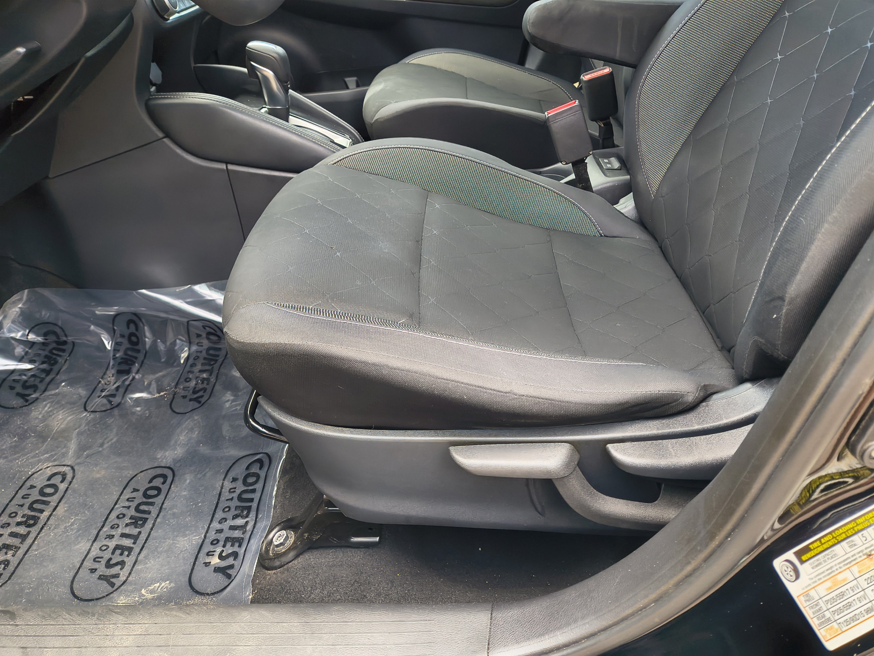Used 2019 Nissan Kicks SV FWD image 20