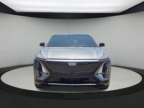 New 2026 Cadillac Lyriq Luxury AWD/4WD image 8