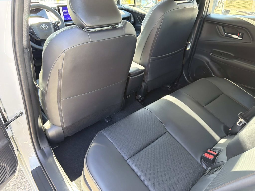 Used 2025 Toyota Prius FWD image 10