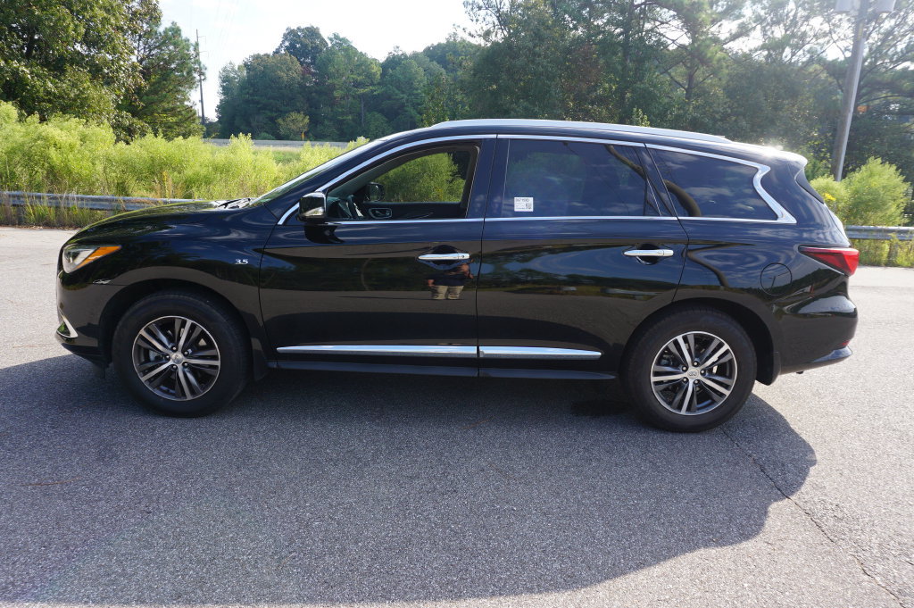 Used 2020 INFINITI QX60 Luxe w/ Essential Package FWD image 22