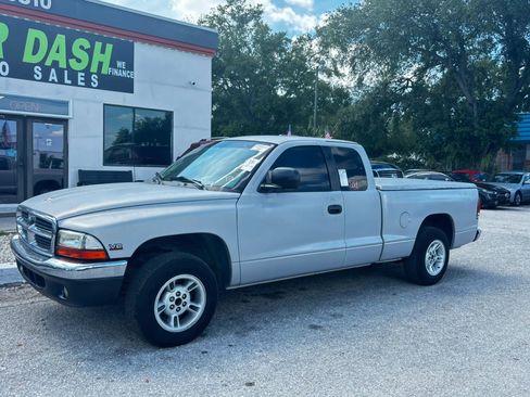 Used 2000 Dodge Dakota 2WD Club Cab image 1