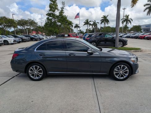 Used 2015 Mercedes-Benz C 300 4MATIC Sedan image 3