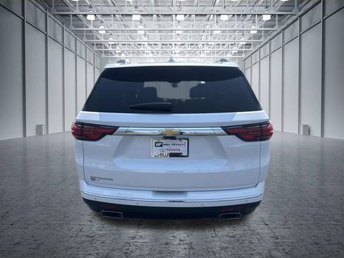 Used 2023 Chevrolet Traverse High Country w/ LPO, Floor Liner Package FWD image 4