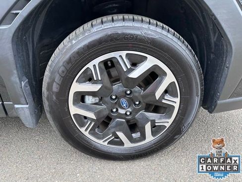Used 2025 Subaru Forester Premium AWD/4WD image 28