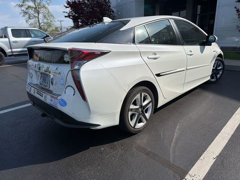 Used 2018 Toyota Prius Four Touring w/ Protection Package image 6