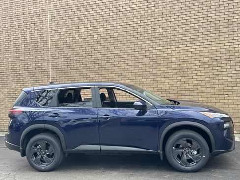 New 2026 Nissan Rogue SV AWD/4WD image 4