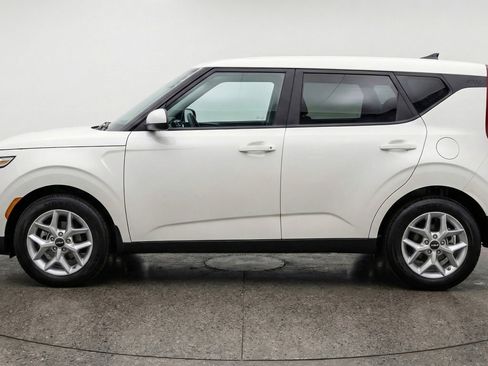 Used 2025 Kia Soul LX w/ LX Technology Package image 5