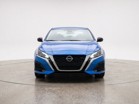 Used 2025 Nissan Altima 2.5 SV FWD image 2