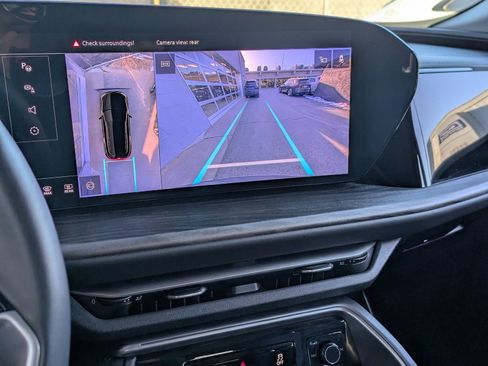 Used 2025 Audi Q5 Premium w/ Convenience Package image 13