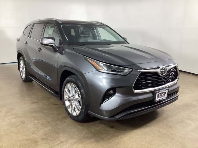 Used 2024 Toyota Highlander Limited AWD/4WD image 3