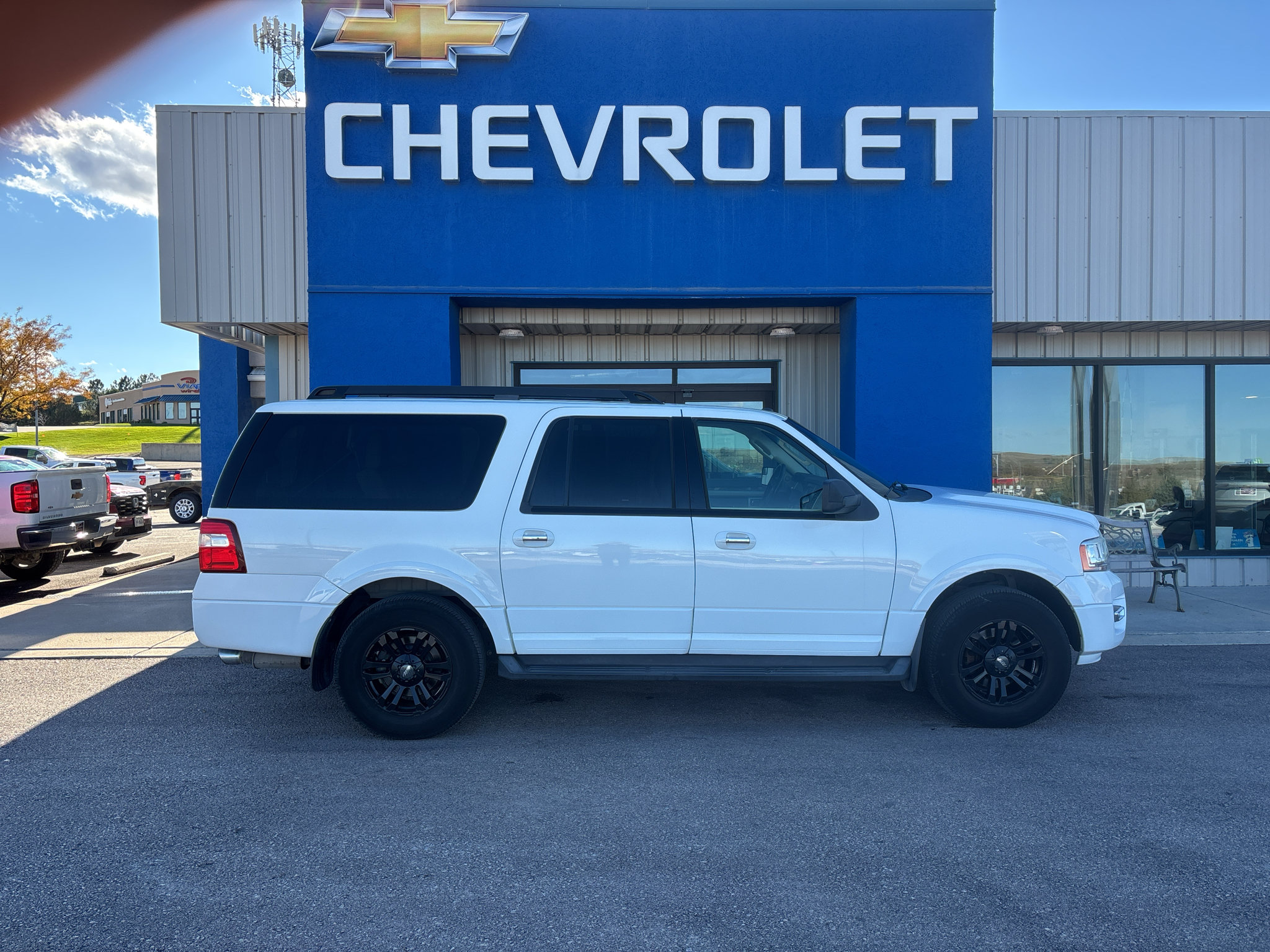 Used 2015 Ford Expedition EL XLT w/ Equipment Group 202A AWD/4WD image 5