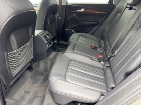 Used 2023 Audi Q5 2.0T Premium w/ Convenience Package image 34