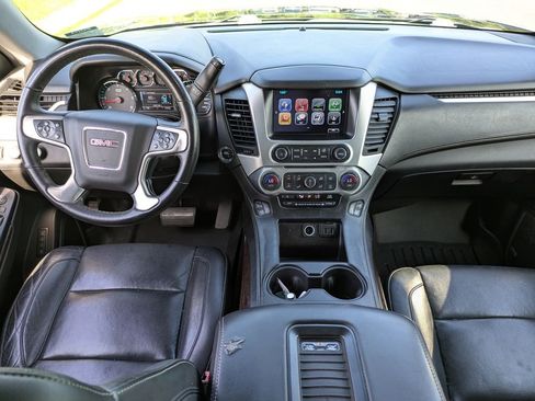 Used 2017 GMC Yukon XL SLT AWD/4WD image 17