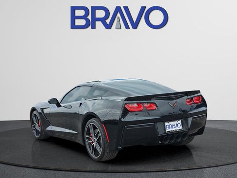 Used 2017 Chevrolet Corvette Stingray Coupe RWD image 3