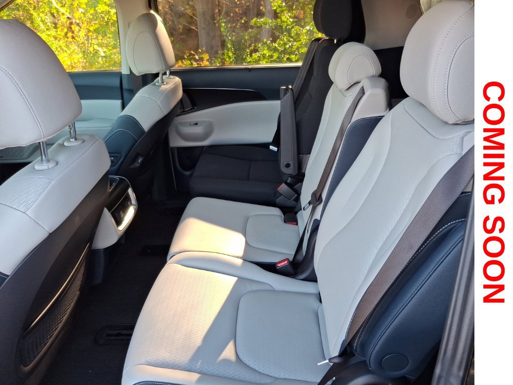 Used 2025 Kia Carnival SX Prestige FWD image 11