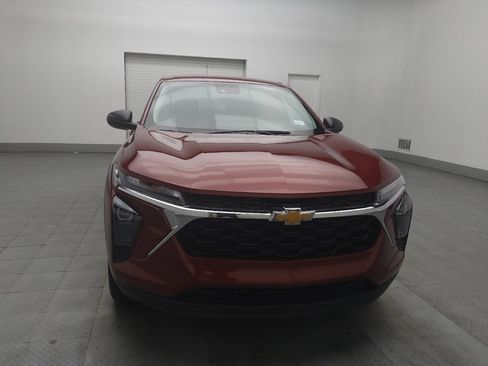 Used 2025 Chevrolet Trax LS image 14