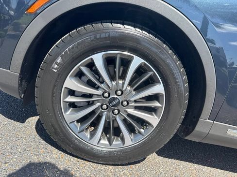 Used 2023 Lincoln Nautilus AWD w/ Premium Package image 11