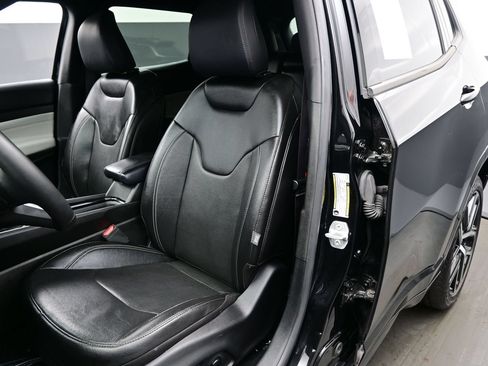 Used 2025 Jeep Compass Limited w/ Elite Group AWD/4WD image 15