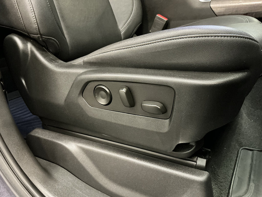 Used 2022 Chevrolet Silverado 1500 LTZ RWD image 38