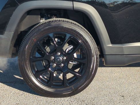 Certified 2025 Jeep Compass Latitude w/ Convenience Group image 10