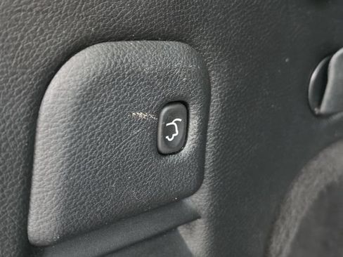 Used 2019 Jeep Grand Cherokee Laredo AWD/4WD image 21