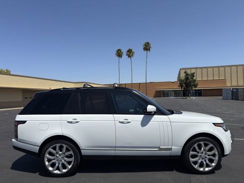 Used 2017 Land Rover Range Rover Supercharged AWD/4WD image 9