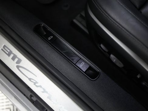 Used 2020 Porsche 911 Carrera image 18