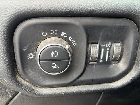 Used 2019 RAM 3500 Big Horn image 23