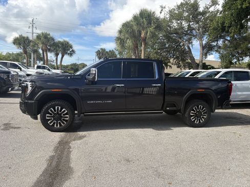Used 2024 GMC Sierra 2500 Denali Ultimate w/ Max Trailering Package AWD/4WD image 4
