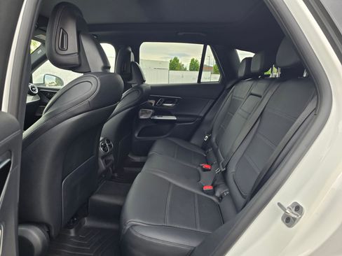 Used 2023 Mercedes-Benz GLC 300 4MATIC image 13