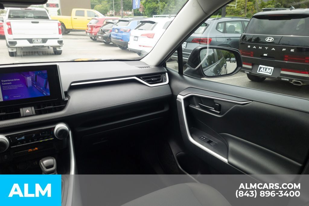 Used 2023 Toyota RAV4 LE FWD image 18