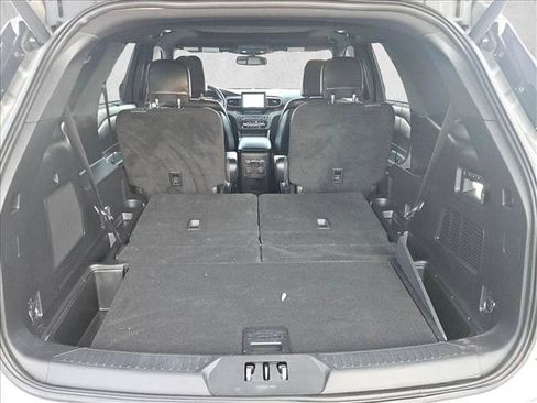 Used 2020 Ford Explorer Limited w/ Class III Trailer Tow Package RWD image 6