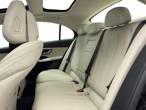 Used 2025 Mercedes-Benz E 350 Sedan image 32