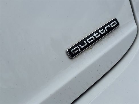 Used 2023 Audi Q8 Premium Plus image 8