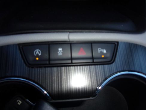 Used 2021 GMC Acadia SLT w/ Technology Package image 23