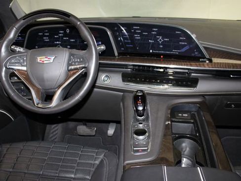 Certified 2024 Cadillac Escalade Sport Platinum w/ LPO, ONYX Package AWD/4WD image 16