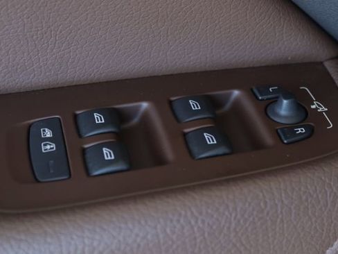 Used 2022 Volvo XC60 T8 Inscription Expression w/ Advanced Package image 24