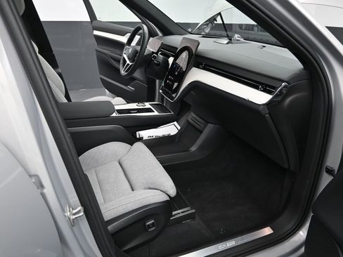 New 2025 Volvo EX90 Ultra image 18