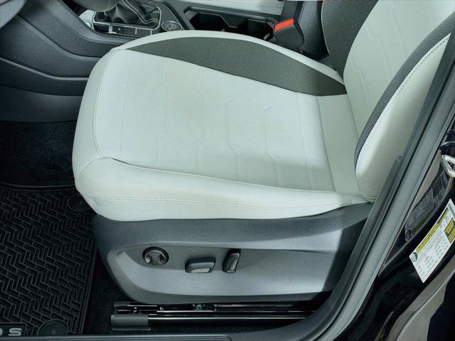 New 2026 Volkswagen Taos SE AWD/4WD image 18