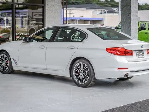 Used 2019 BMW 530i w/ Convenience Package RWD image 7