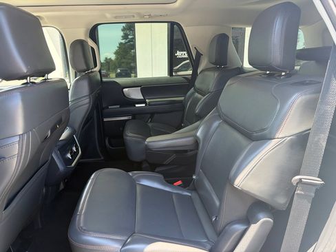 Used 2025 Ford Expedition Active AWD/4WD image 6